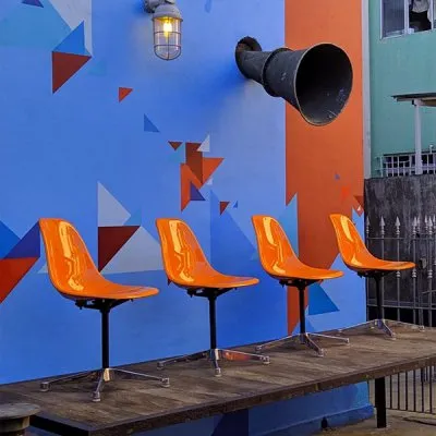 Cadeiras Charles e Ray Eames restauradas